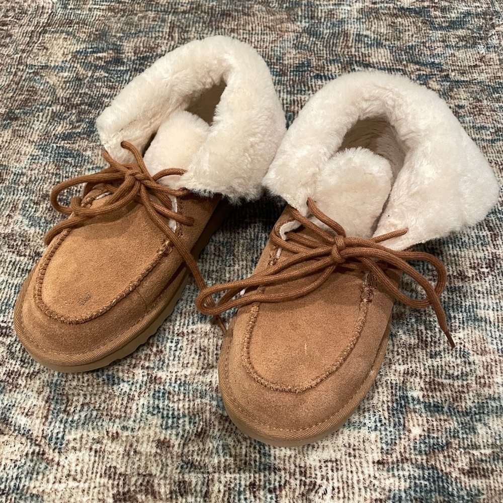 UGG Diara Slipper Size 6
